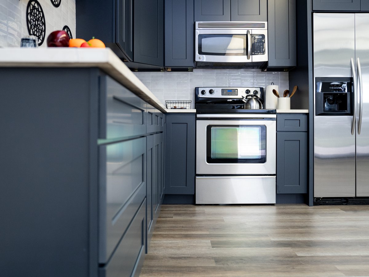 Cyber Grey kitchen cabinets, photo 13