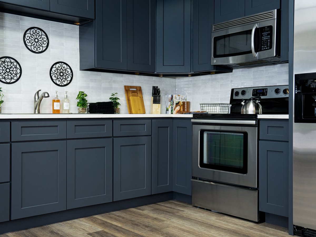 Cyber Grey kitchen cabinets, photo 5