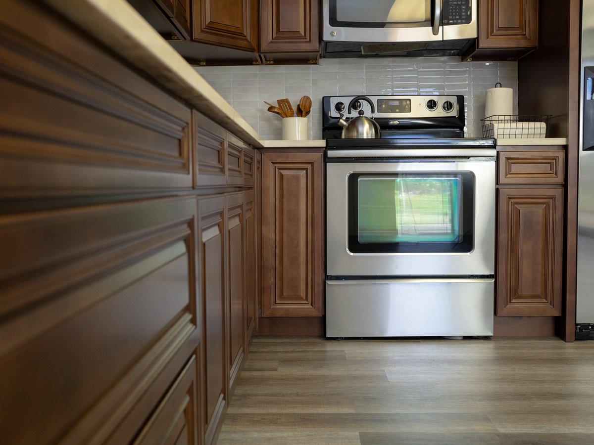 Dark Caramel kitchen cabinets, photo 4
