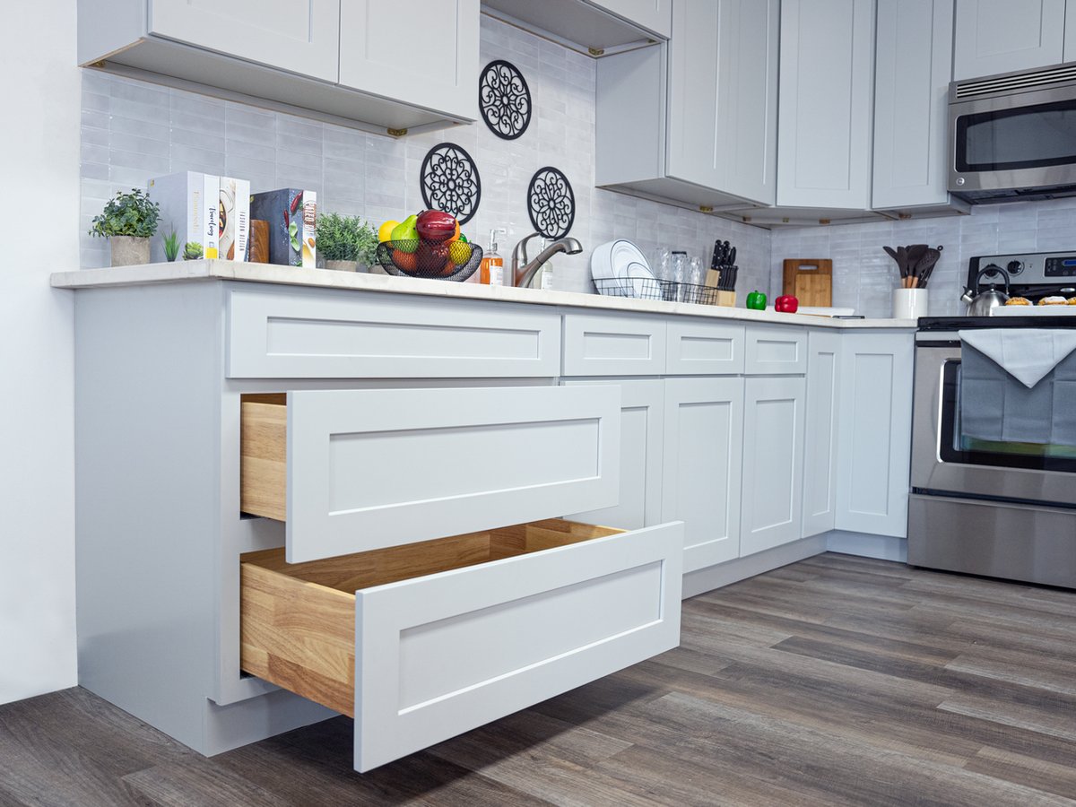 Dove Grey kitchen cabinets, photo 6