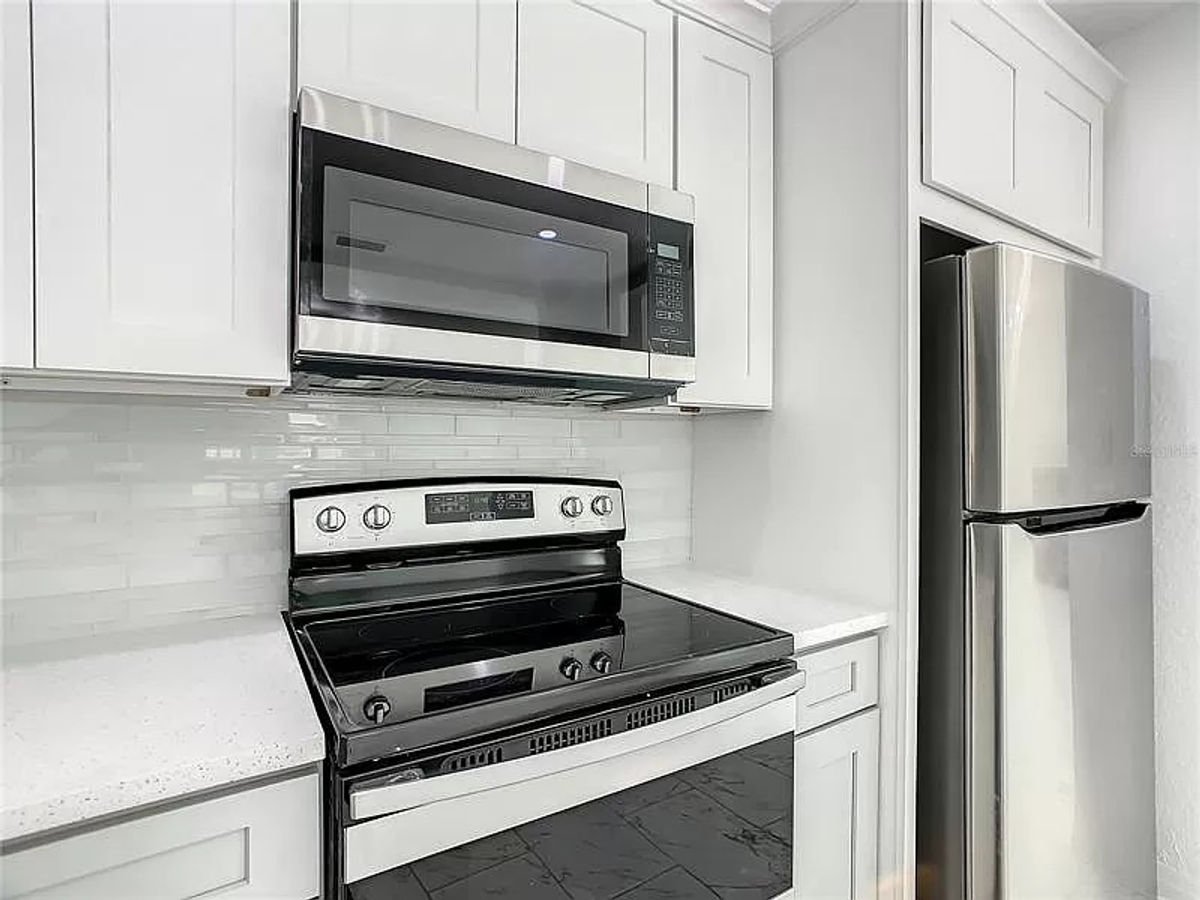 Dove Grey kitchen cabinets, photo 7