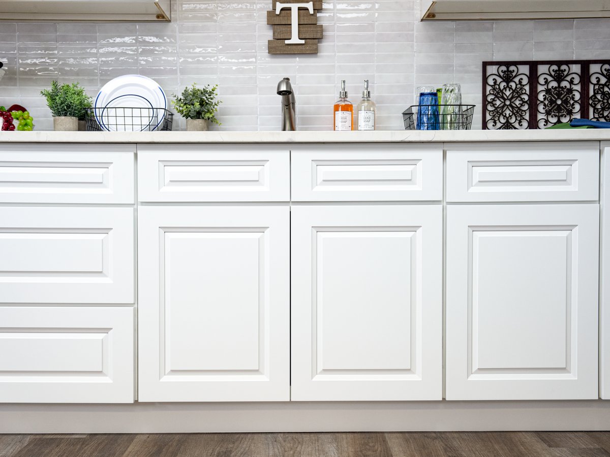 Glacier White kitchen cabinets, photo 5