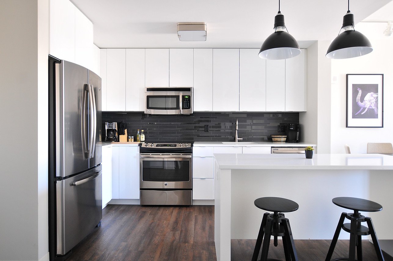 Matte White frameless / european kitchen cabinets