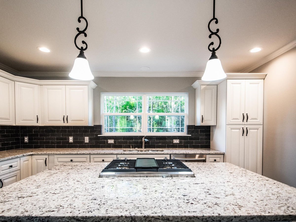 Pearl White shaker kitchen cabinets