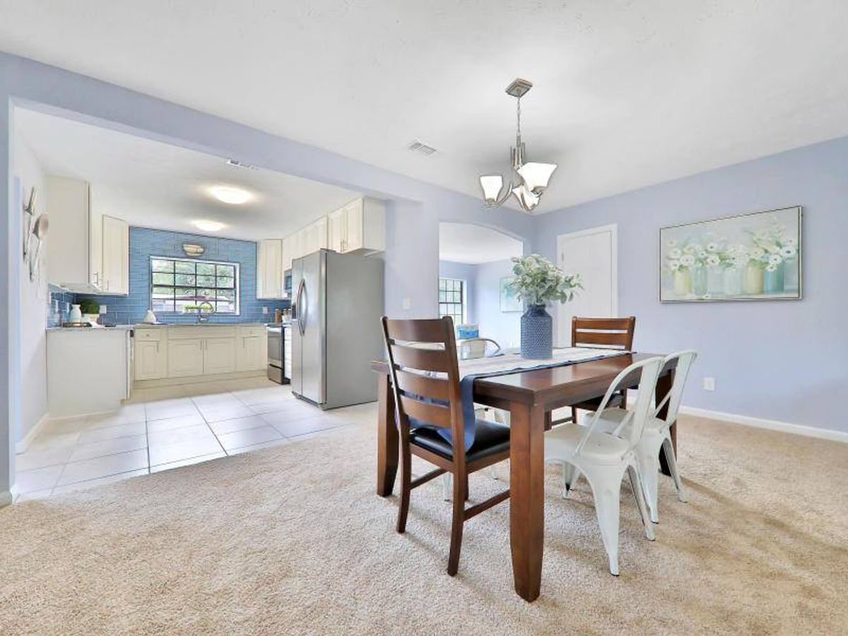 Pearl White kitchen cabinets, photo 13