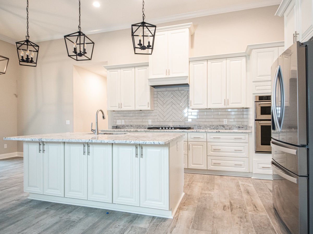 Pearl White kitchen cabinets, photo 3