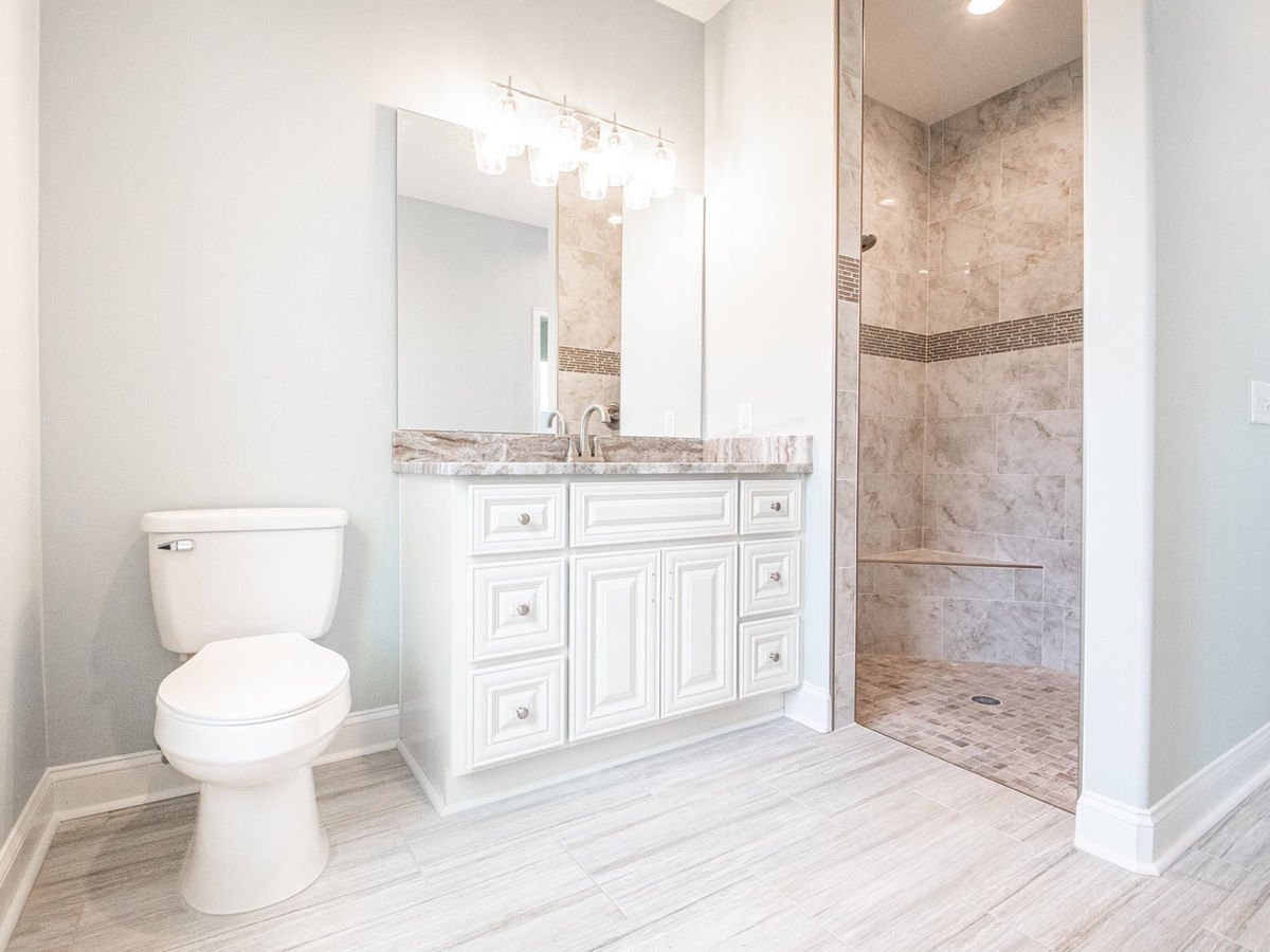 Pearl White kitchen cabinets, photo 7