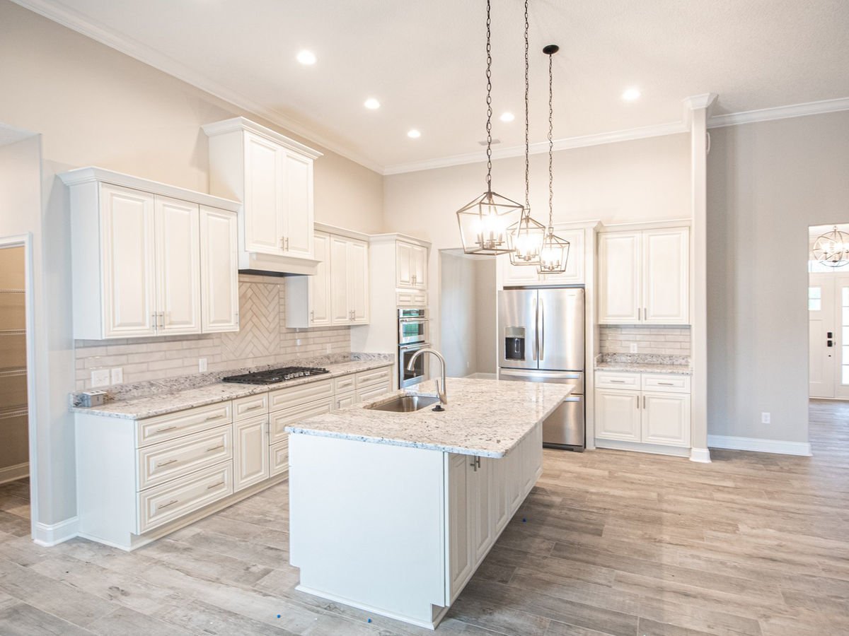 Pearl White kitchen cabinets, photo 10