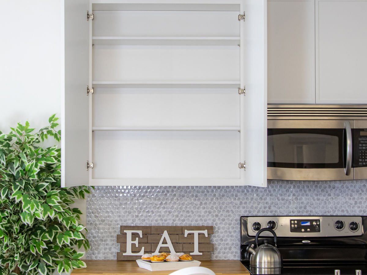 Slim Shaker Alabaster kitchen cabinets, photo 11