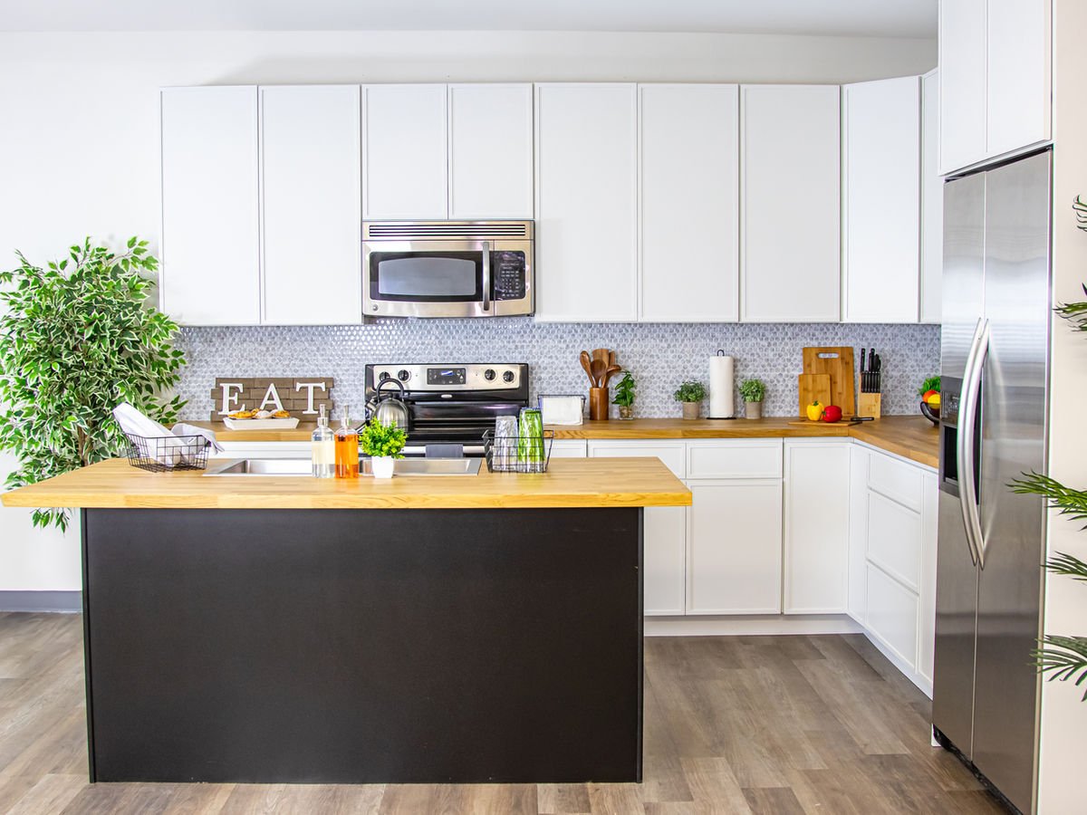 Slim Shaker Alabaster kitchen cabinets, photo 4