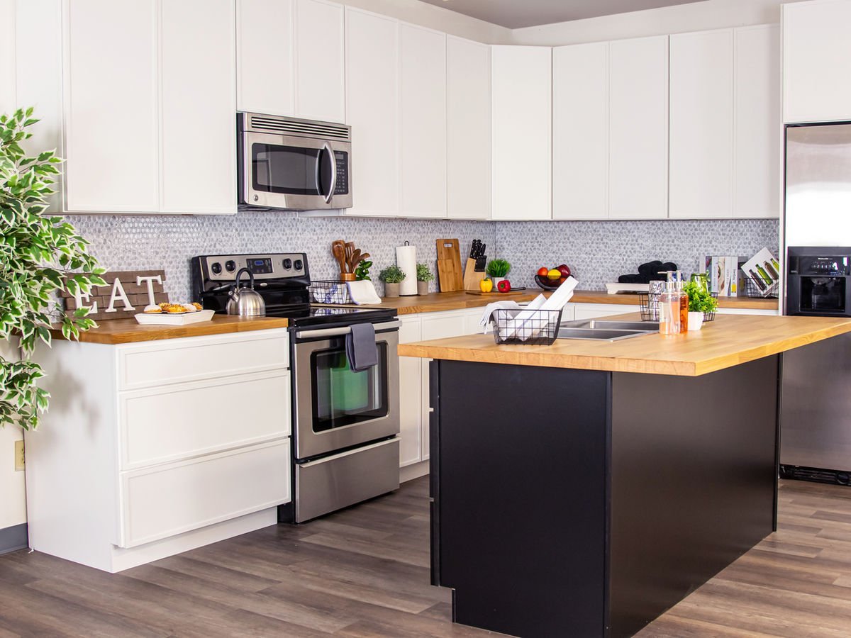 Slim Shaker Alabaster kitchen cabinets, photo 10