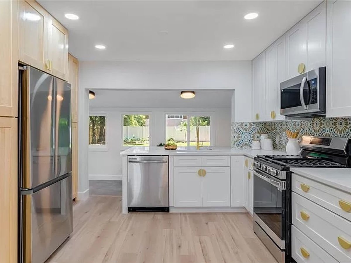 Versa Shaker shaker kitchen cabinets