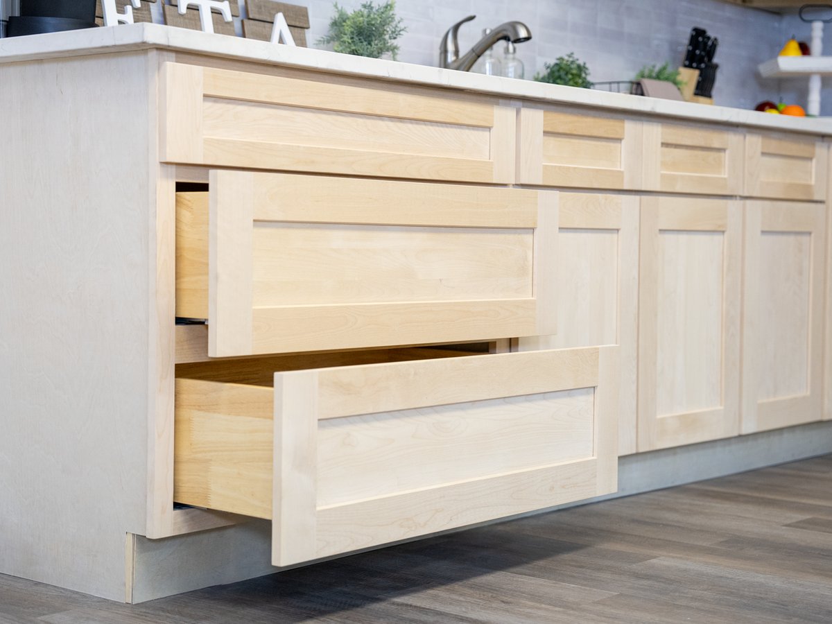 Versa Shaker kitchen cabinets, photo 13