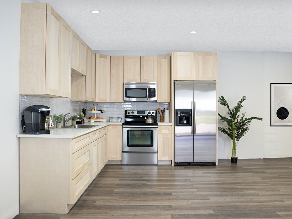Versa Shaker kitchen cabinets, photo 23