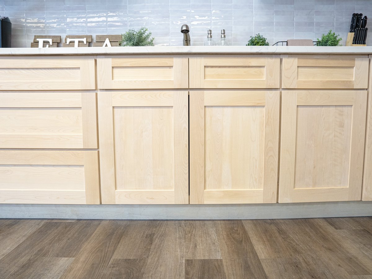 Versa Shaker kitchen cabinets, photo 24
