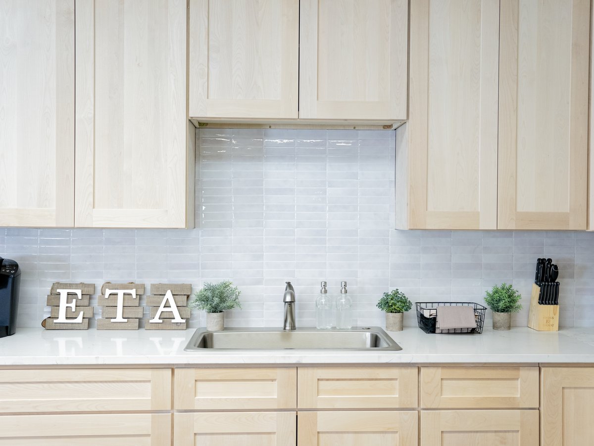 Versa Shaker kitchen cabinets, photo 25