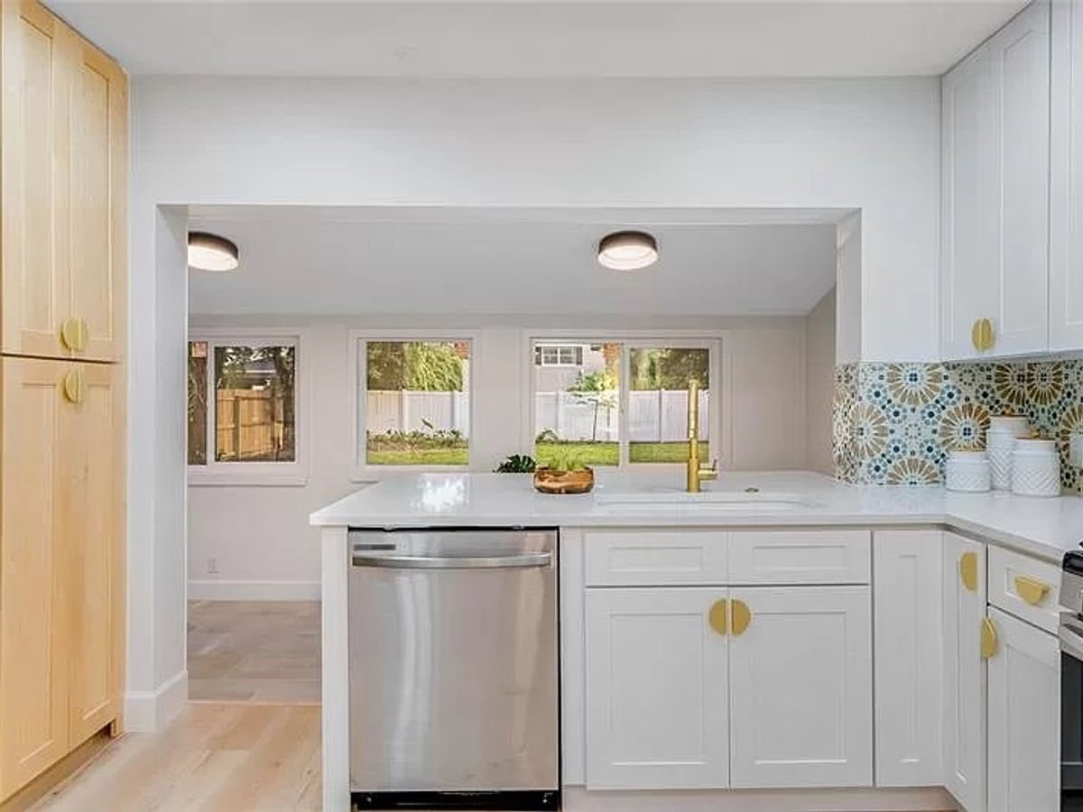 Versa Shaker kitchen cabinets, photo 26