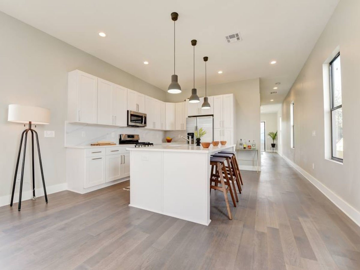 White Shaker kitchen cabinets, photo 19