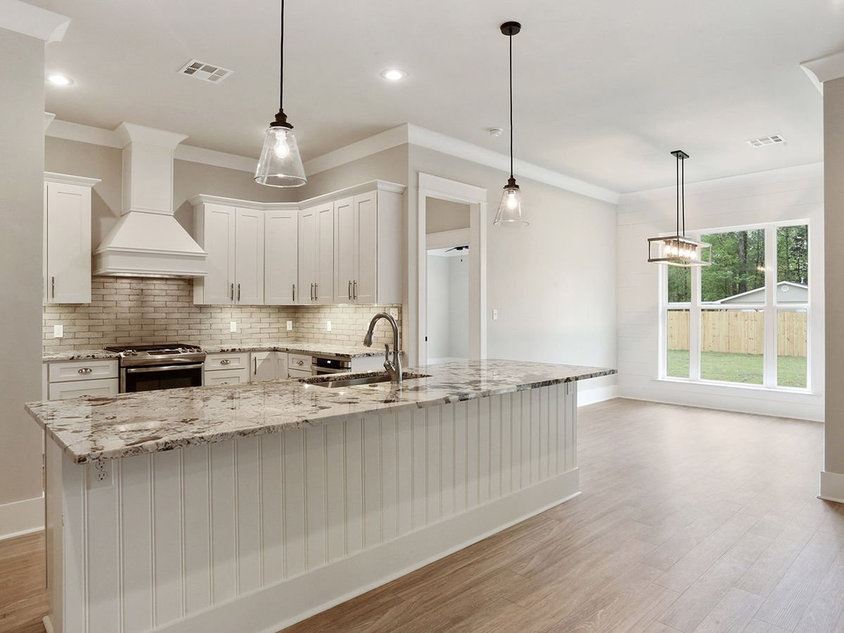 White Shaker kitchen cabinets, photo 23